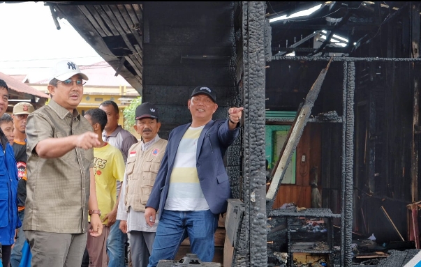 Bupati Anwar Sadat Tinjau Lokasi Kebakaran di Jalan Panglima H. Saman