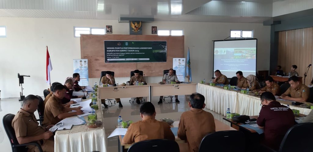 Bupati Adirozal Pimpin Sidang Panitia Pertimbangan Landreform Redistribusi Tanah Kabupaten Kerinci Tahun Anggaran 2023