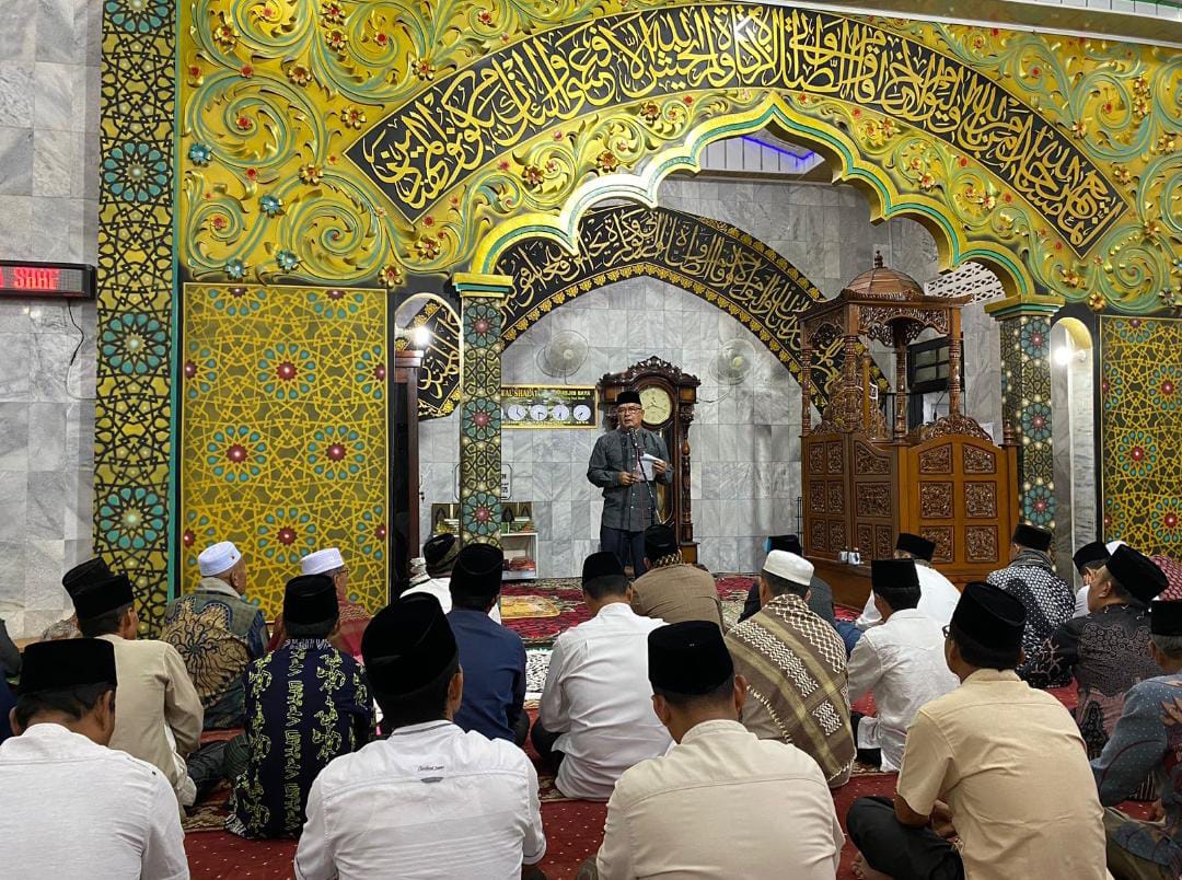 Sekda Kerinci Zainal Efendi Pimpin Safari Ramadhan dan Serahkan Bantuan CSR Bank Jambi di Masjid Raya Desa Tanjung Pauh Mudik