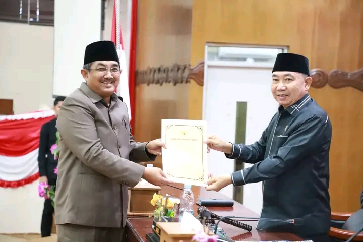 DPRD TANJAB BARAT GELAR RAPAT PARIPURNA III SERTA PEMBENTUKAN PANITIA KHUSUS (PANSUS)