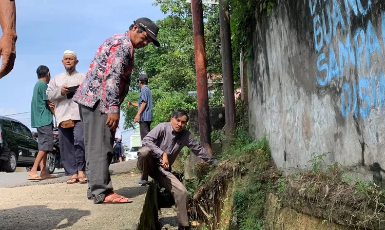 Kondisi Drainase di Jelutung Hampir Amblas, Edi Purwanto Turun Langsung ke Lokasi: Akan Segera Diperbaiki