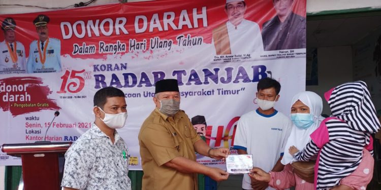 Bupati Safrial Hadiri Bhakti Sosial dan Donor Darah Dalam Rangka HUT Radar Tanjab
