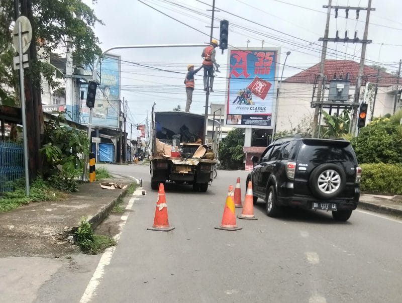Kabar Baik! Traffic Light Jalan Siswa dan Sri Sudewi Kuala Tungkal Segera Berfungsi Kembali