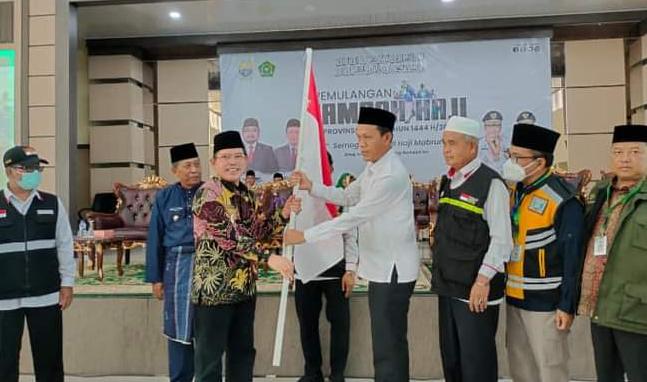Wako Ahmadi Sambut Kepulangan Jamaah Haji Kota Sungai Penuh