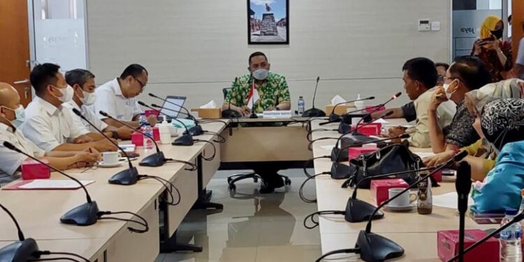 Pinto Pimpin Pansus BOT DPRD Provinsi Jambi ke PD Pasar Jaya