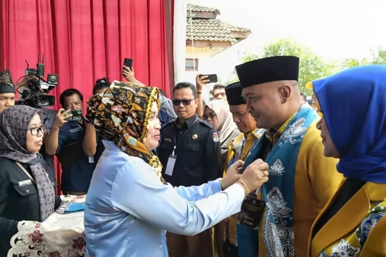 KPU Kabupaten Tebo Sambut Pasangan ARB Nazar Saat Pendaftaran Calon Bupati dan Wakil Bupati