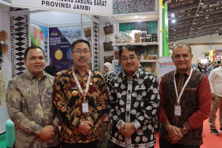 Bupati Anwar Sadat Promosikan Potensi SDA Tanjab Barat di Otonomi Expo 2024, Ajak Investor Berinvestasi