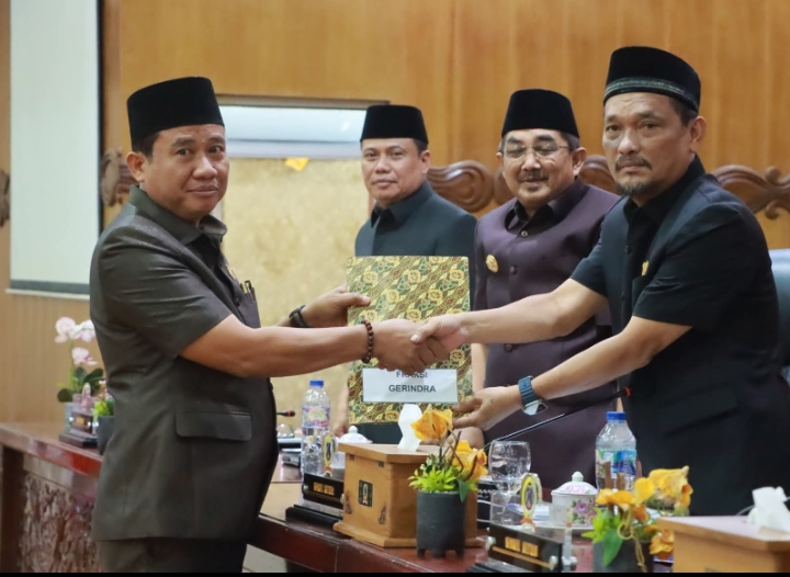 DPRD Tanjabbar Gelar Paripurna LKPJ 2025, Fraksi-Fraksi Soroti Pemerataan Infrastruktur dan Kesejahteraan