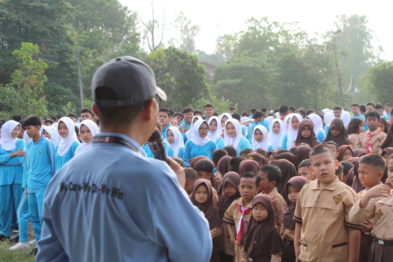 Dukung Gerakan Indonesia ASRI, PT LPPPI  Gotong Royong Masal Bersama Masyarakat Dan Siswa YPMM