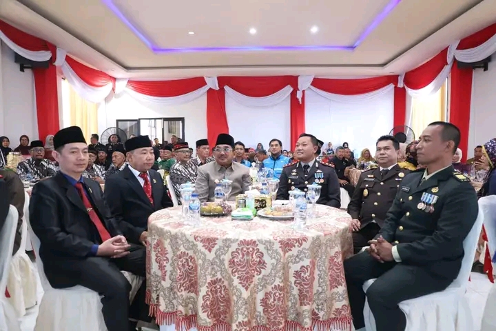 Ketua DPRD Tanjab Barat Hadiri Upacara HUT Bhayangkara ke-79 di Mapolres Tanjab Barat