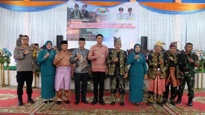 Ahmad Haikal Wakil Ketua DPRD Menghadiri Pengukuhan Adat Melayu Desa Nagasari Kecamatan Mestong