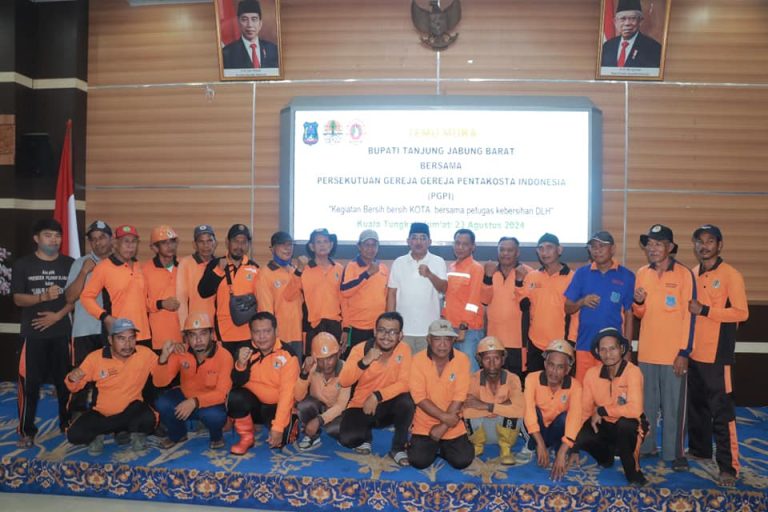 Bupati Tanjung Jabung Barat Dukung Kegiatan Bersih Kota Bersama PGPI dan DLH